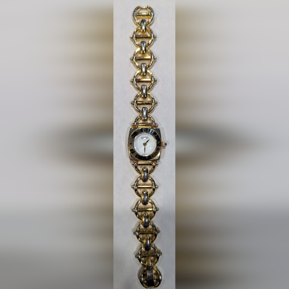 Faux Gucci Watch